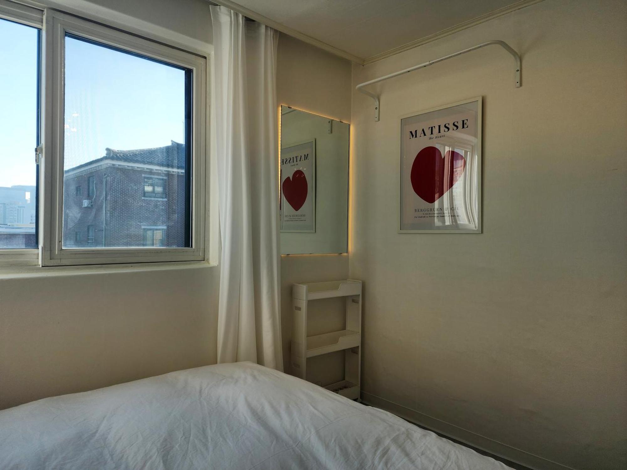 Gyedong Byeolchae, Bukchon Hanok Village & Namsan Tower View Warm Morning Sunshine Tranquil Rest * Seoul