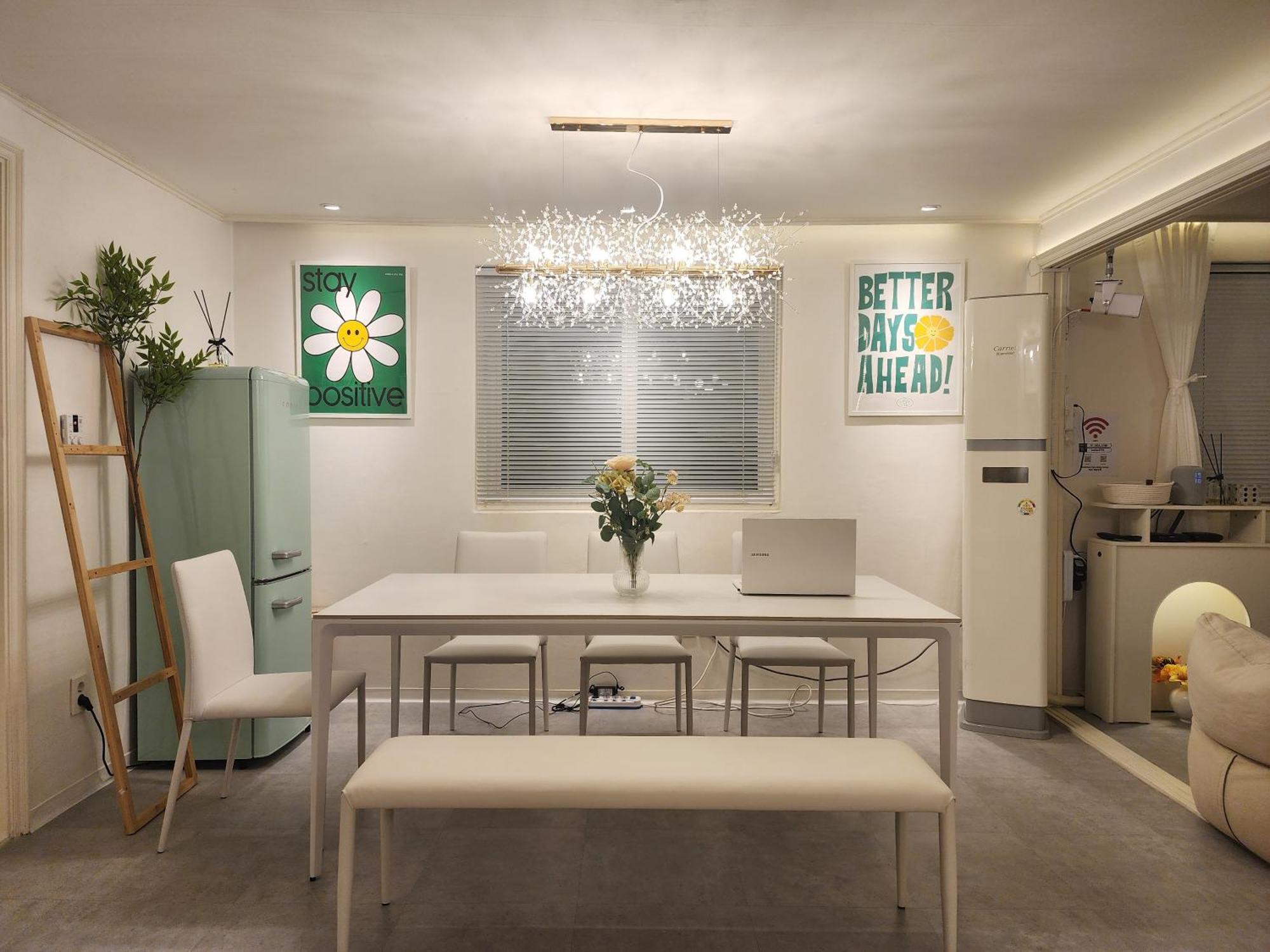 Gyedong Byeolchae, Bukchon Hanok Village & Namsan Tower View Warm Morning Sunshine Tranquil Rest Appartement Séoul