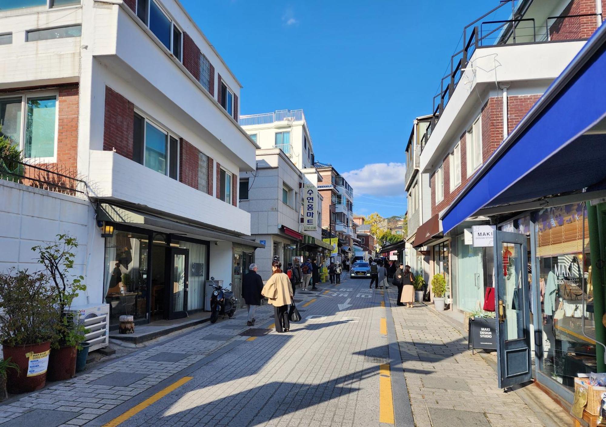 Apartment Gyedong Byeolchae, Bukchon Hanok Village & Namsan Tower View Warm Morning Sunshine Tranquil Rest
