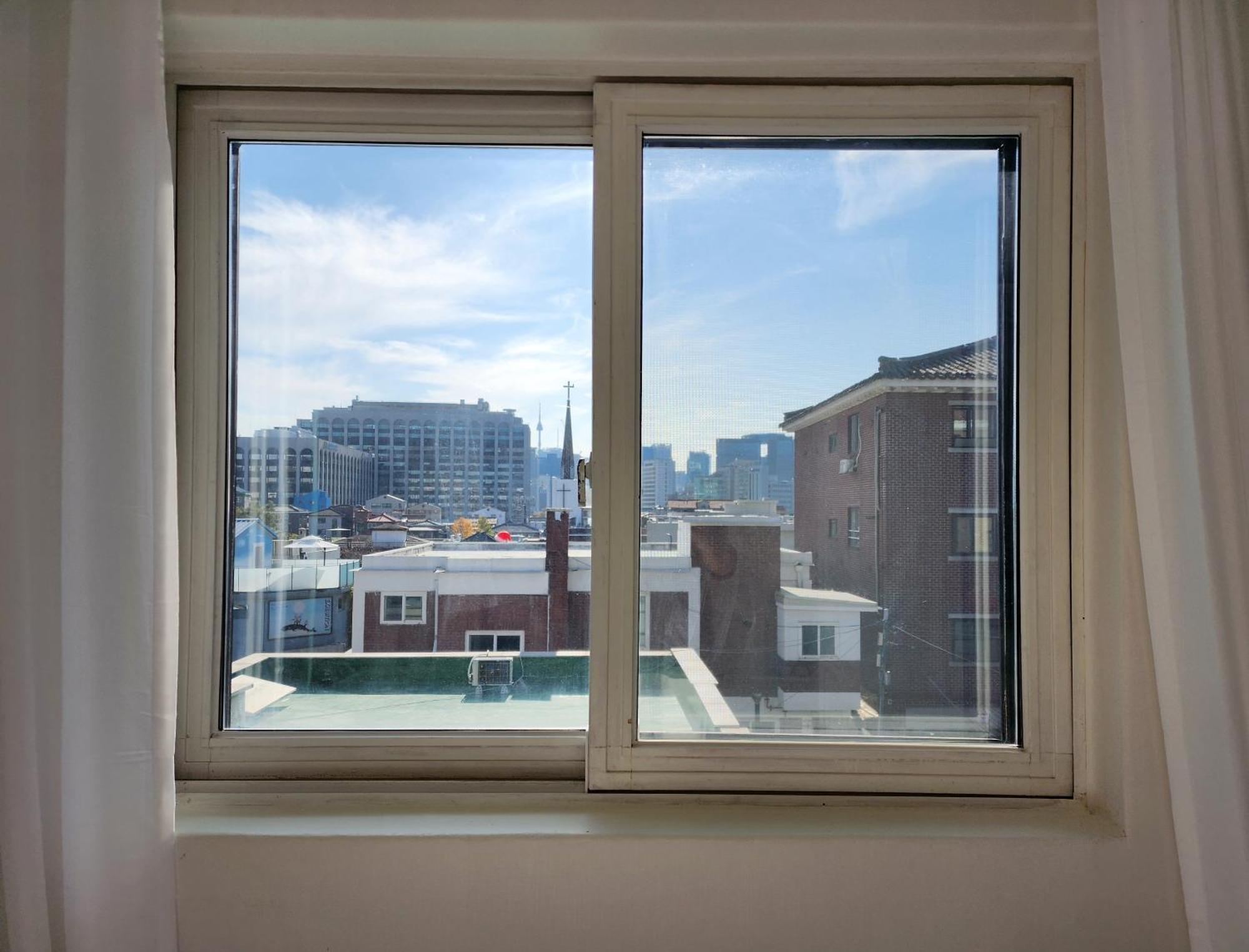 Apartment Gyedong Byeolchae, Bukchon Hanok Village & Namsan Tower View Warm Morning Sunshine Tranquil Rest